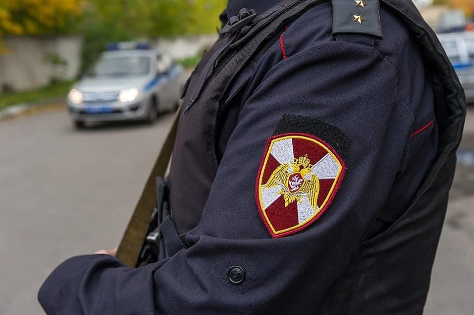 Сотрудники Росгвардии задержали поджигателя контейнерной площадки в Новодвинске